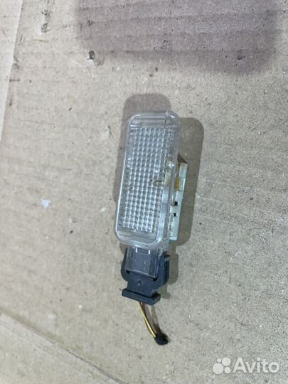 8D0947415 VAG Плафон салонный