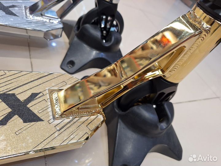 Трюковой самокат хром