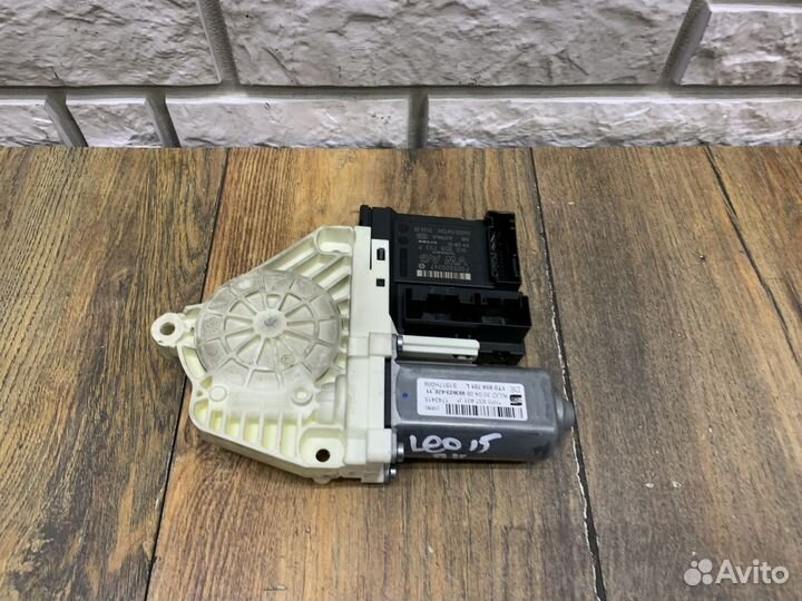 Seat Leon (1P1) Моторчик стеклоподъемника