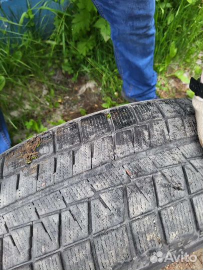 Bridgestone Blizzak Revo GZ 215/65 R16