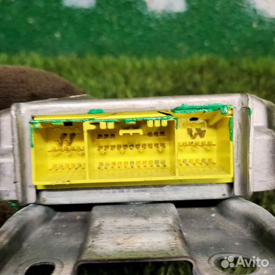 Блок управления airbag для Toyota Avensis T220