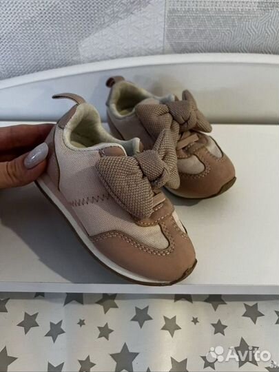 Кросовки на девочку 20-21