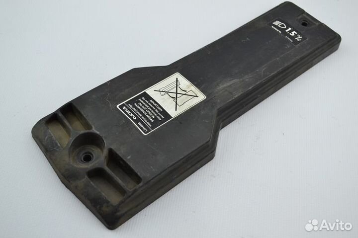 Крышка отделения для жгутов проводов кабины volvo