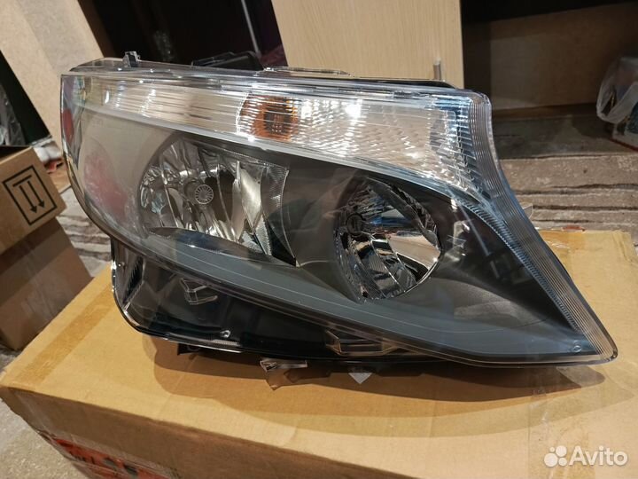 Новая правая фара Mercedes Benz Vito W447 оргинал