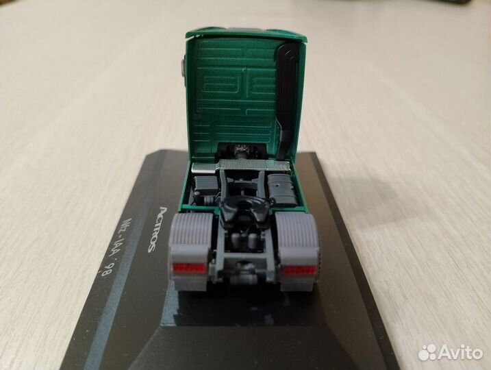 600) Тягач Mercedes Benz Actros 1857 в боксе