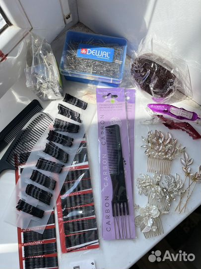 Расческа, заколки, неведимки