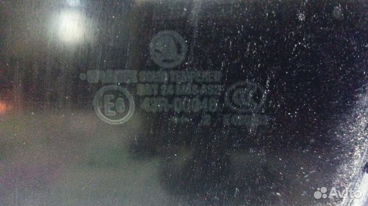 Стекло задней левой двери на skoda octavia a5