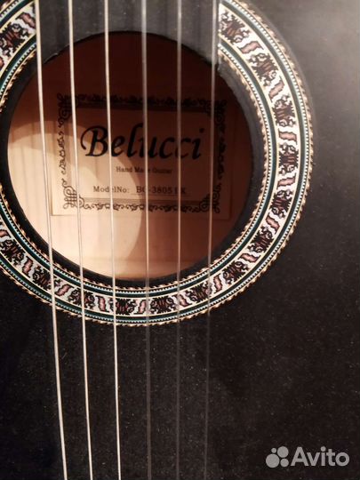 Акустическая гитара