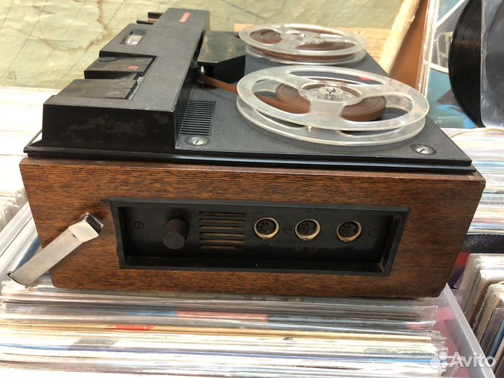 Магнитофон катушечный.Дайна (daina) elfa