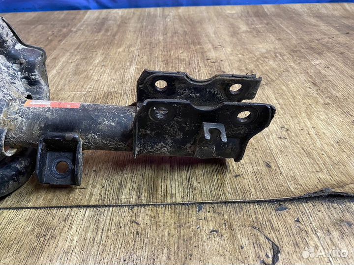 Стойка передняя правая c пружиной Теана J31