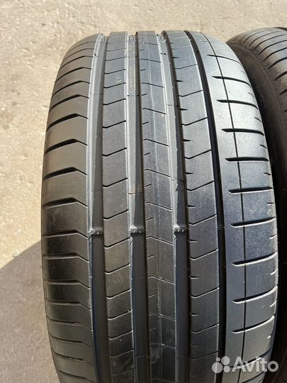 Pirelli P Zero PZ4 285/40 R22 и 325/35 R22