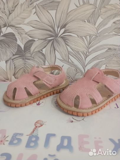 Сандалии для девочки