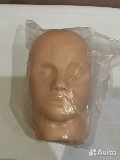 Маникен для наращивания ресниц. удобный