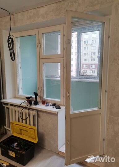 Деревянная рама б/у балконная дверь