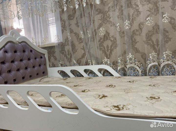 Детская кровать с бортиками