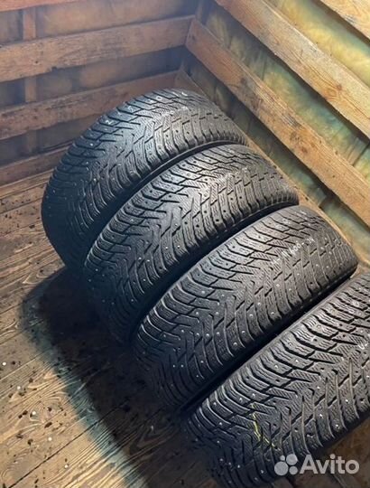Nokian Tyres Hakkapeliitta 8 215/60 R16
