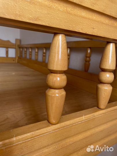 Кровать двухьярусная из массива бука 100%