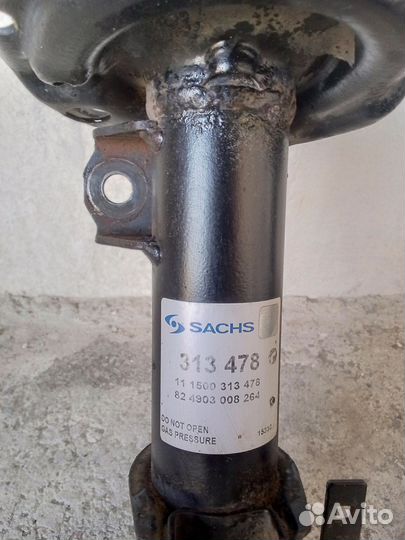 Передние амортизаторы на Opel Astra H