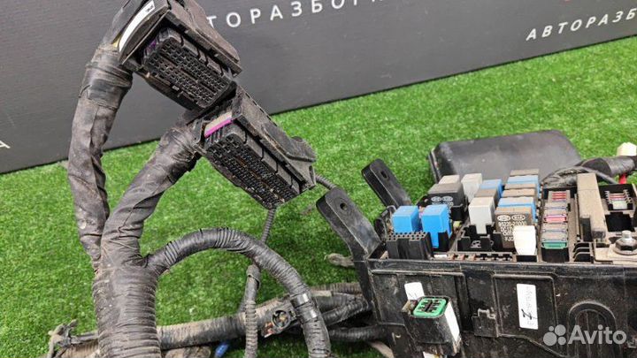 Блок предохранителей с проводкой Hyundai Ix35 2.0