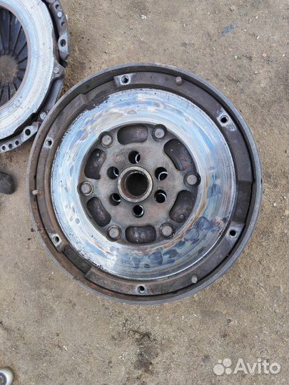 Маховик со сцеплением Passat B5 1.8T