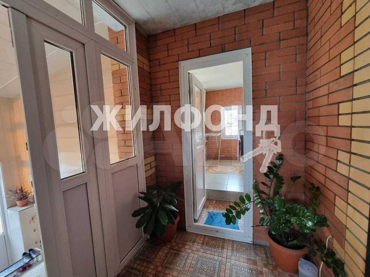 Дом 411,7 м² на участке 7,6 сот.