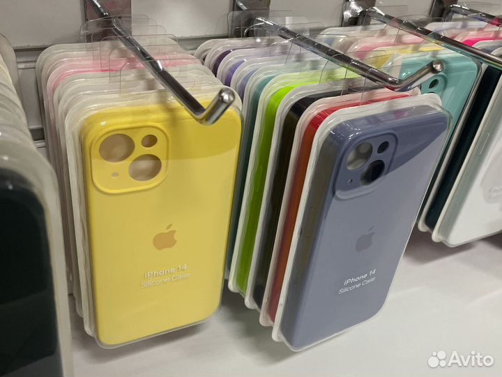 Чехлы на iPhone 14