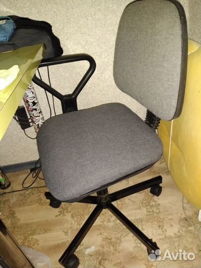 Кресло на колесиках