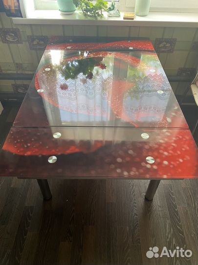Стол обеденный стеклянный