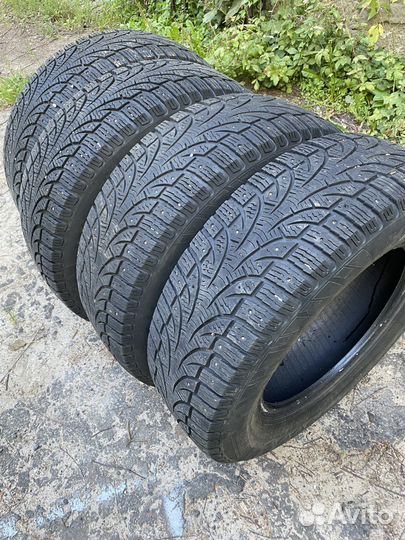 Pirelli Winter Carving Edge 215/70 R16