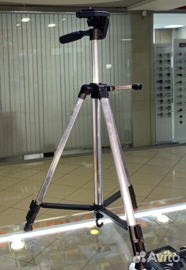 Штатив-тренога 330А