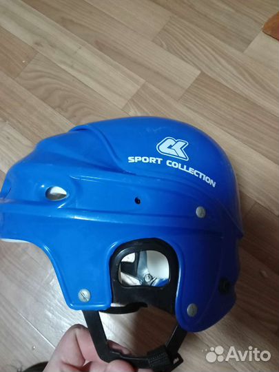 Хоккейный шлем