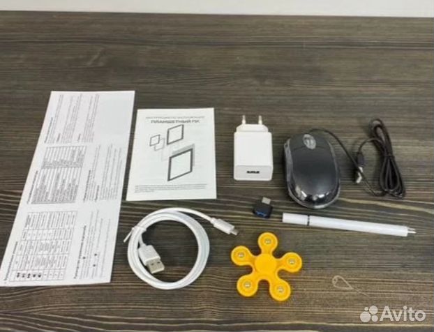 Планшет с клавиатурой и мышкой Umiio i15 Pro