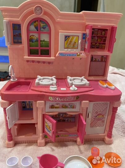 Кухня маленькая игрушечная с посудой и мебелью