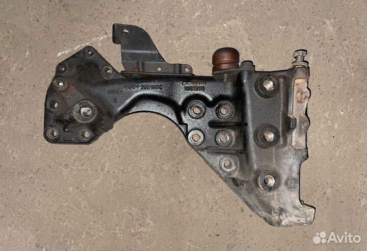 Кронштейн буксировачный Скания 1902290