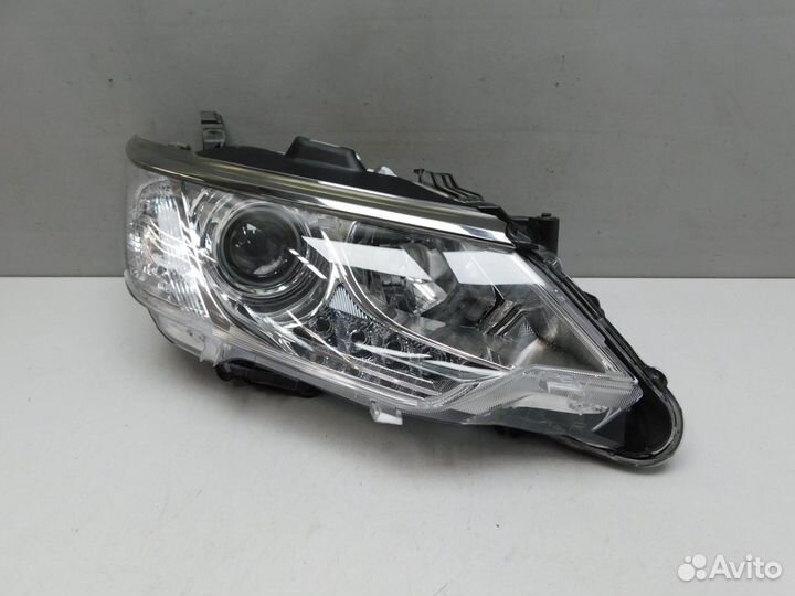 Фара правая Toyota Camry V50 2011-2018 8113033840