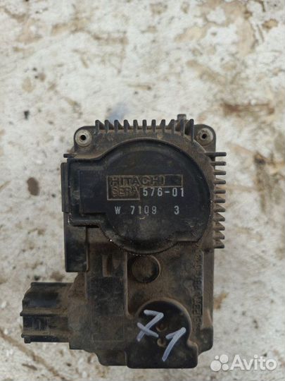 Дроссельная заслонка Nissan Almera Classic седан