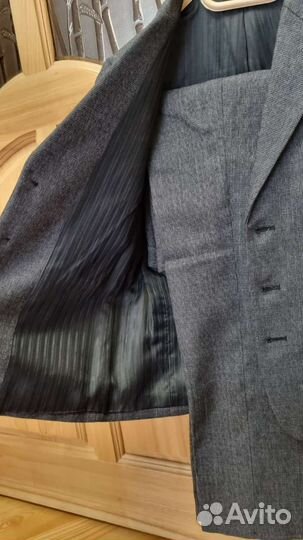 Школьный костюм для мальчика 140см. Торг)