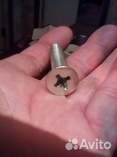 Мебельная Забивная гайка на 8 и 10 мм новая