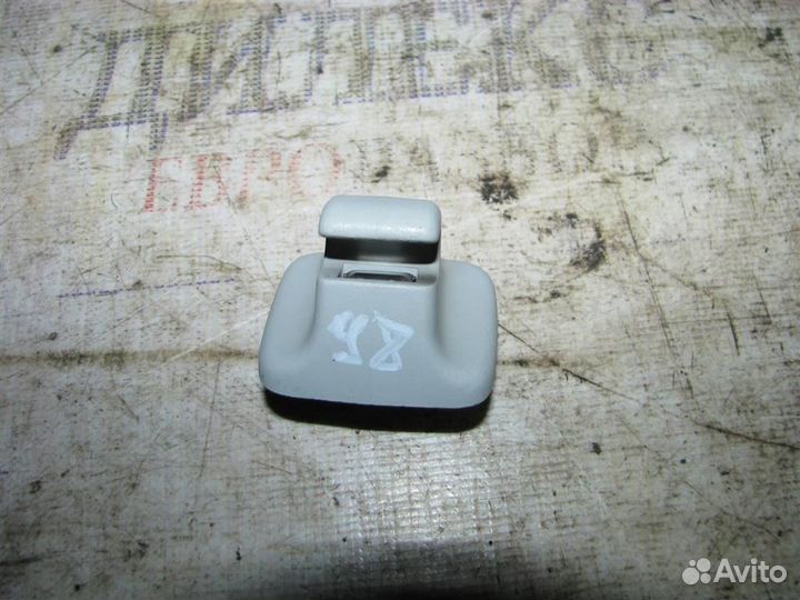 Кронштейн солнцезащитного козырька VW Tiguan 2007