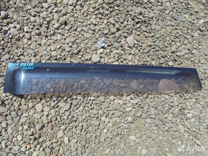 Ветровик задний левый Toyota Corolla Fielder