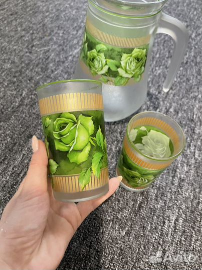 Графин и два стакана