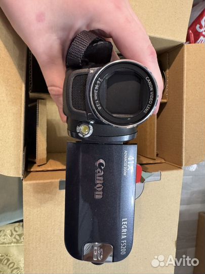 Canon legria fs200
