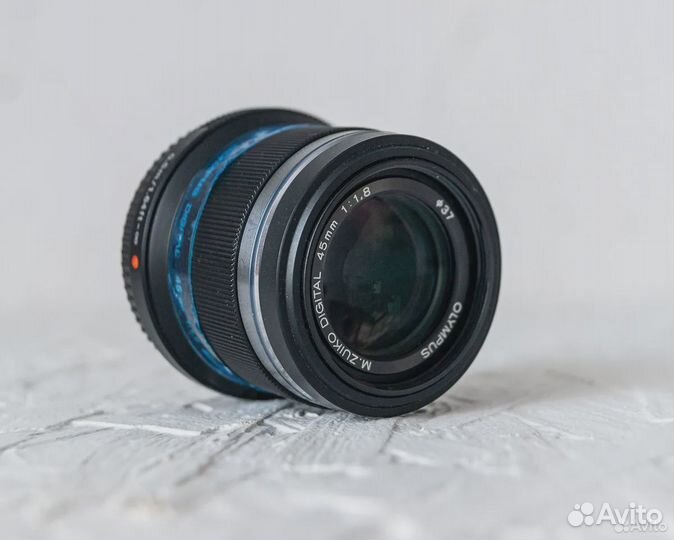 Olympus M.Zuiko Premium 45/1.8 Black