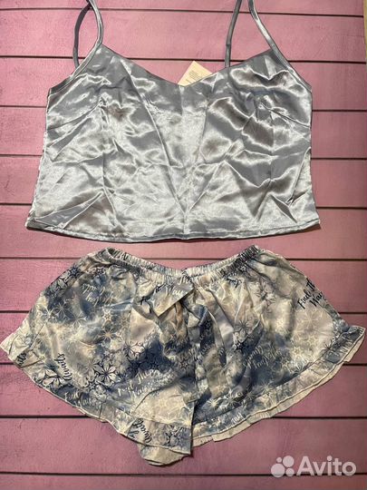 Новая шелковая пижама 44 46 р голубая