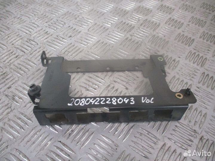 Кронштейн проводки Volvo 20720252