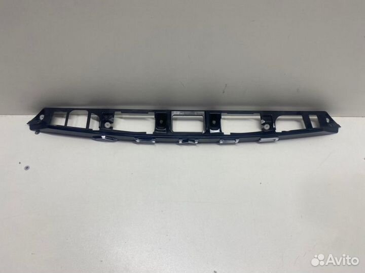 Молдинг багажника задний Toyota Camry V70/V75