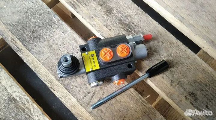 Гидрораспределитель 1Р40 А1