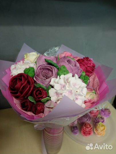 Зефир. Подарки, цветы