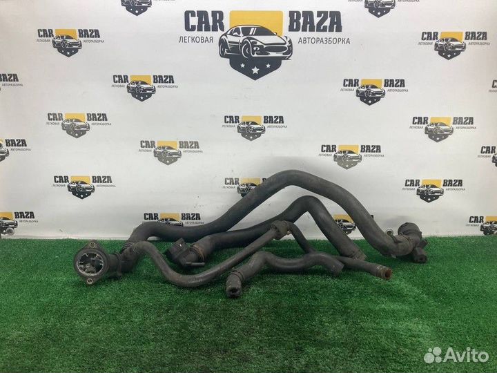 Патрубок системы охлаждения Volkswagen Golf