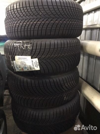 Goodyear Vector 4Seasons Gen-3 235/45 R18 98Y